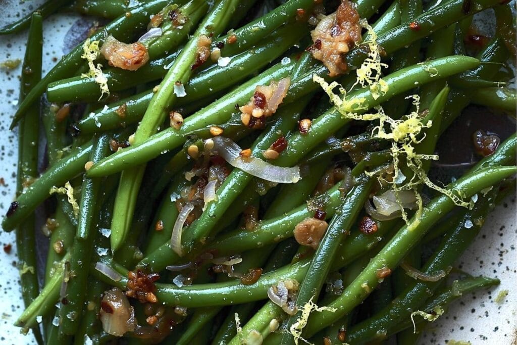 Thanksgiving Spicy Garlic Green Beans