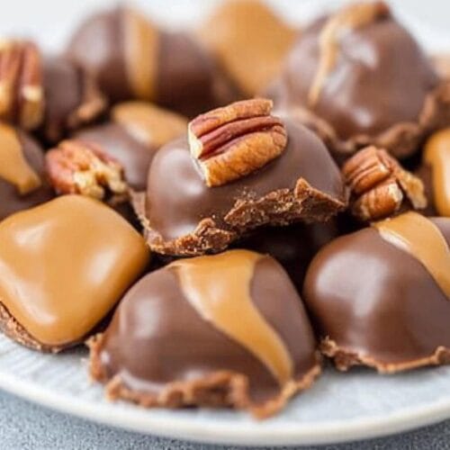 mini Caramel pecan turtle