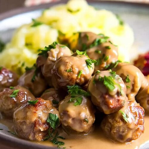 Swedish Meatballs With Rich Gravy