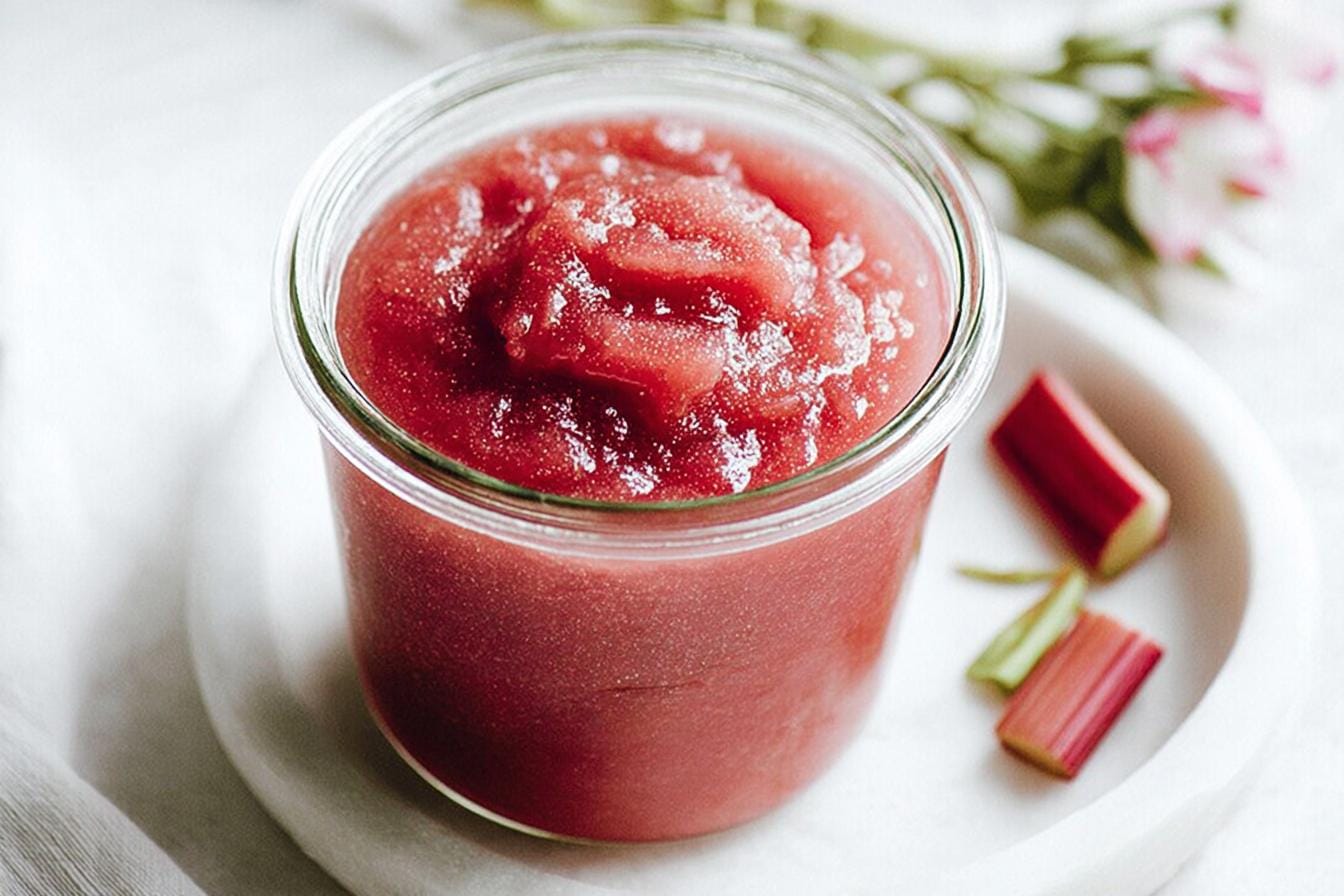 Sweet and Tart Rhubarb Sauce