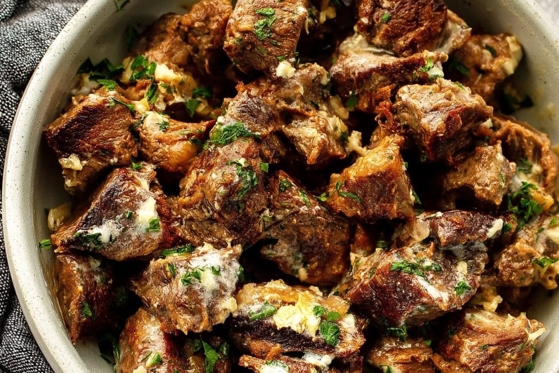 Crockpot Garlic Butter Steak Bites